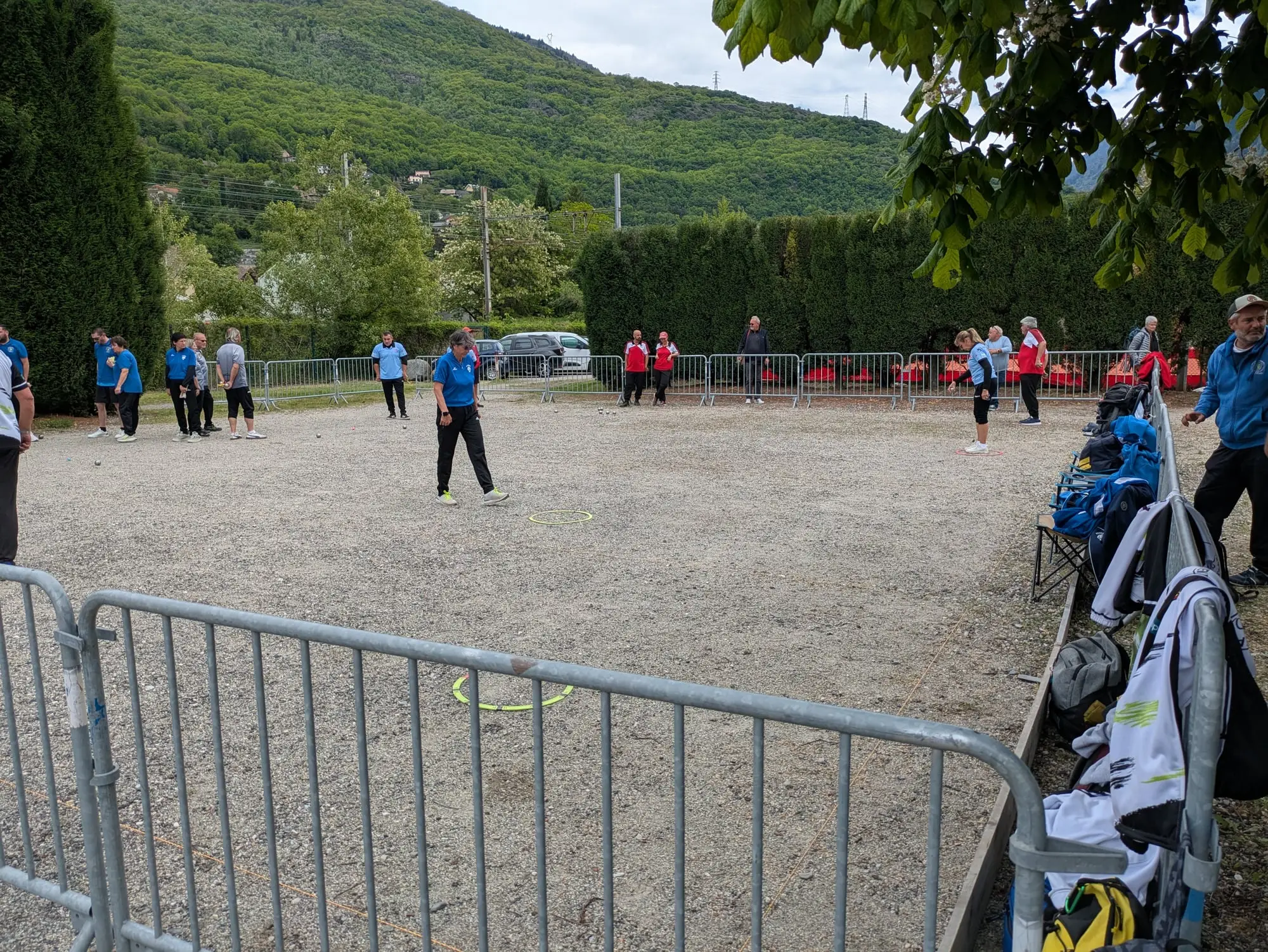 Des parties en cours sur le terrain d’été